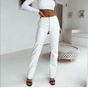 White textured pant with zips
